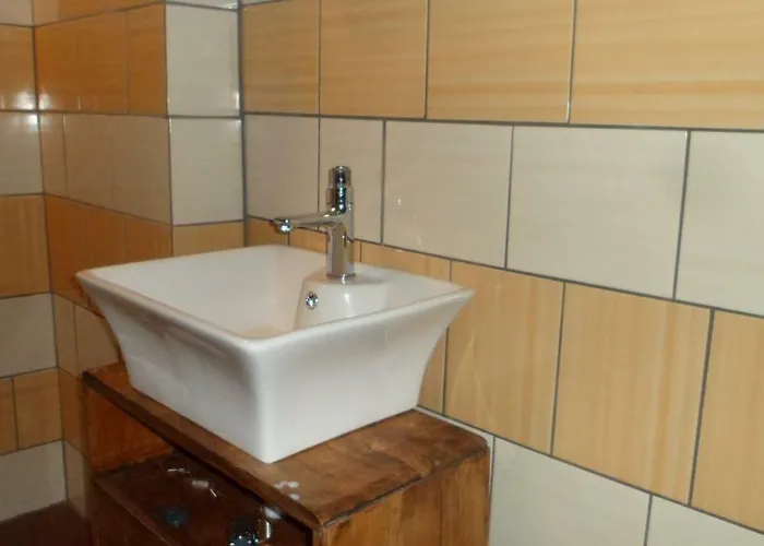 Lantgård Viruna Farm Kiraste